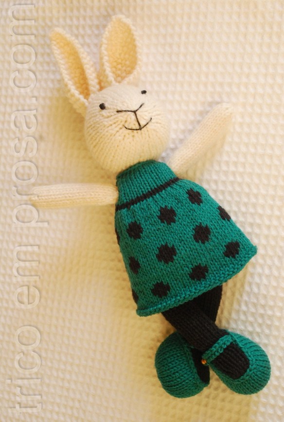 blog Tricô em Prosa - Coelhinha com vestido de bolinha
